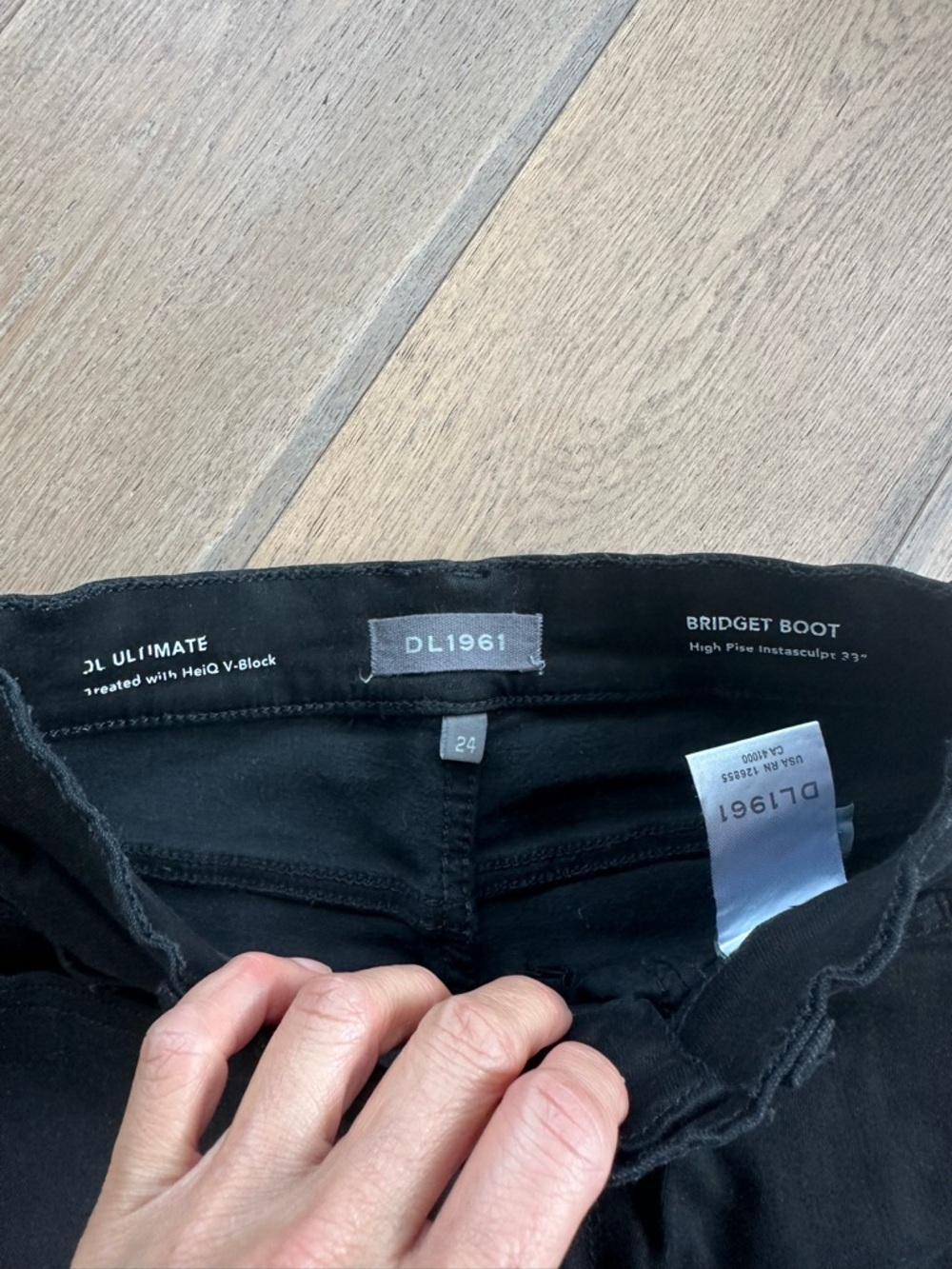 DL1961 Black Bridget Bootcut High-Rise Instascuplt Jeans - Women - Picture 5 of 6